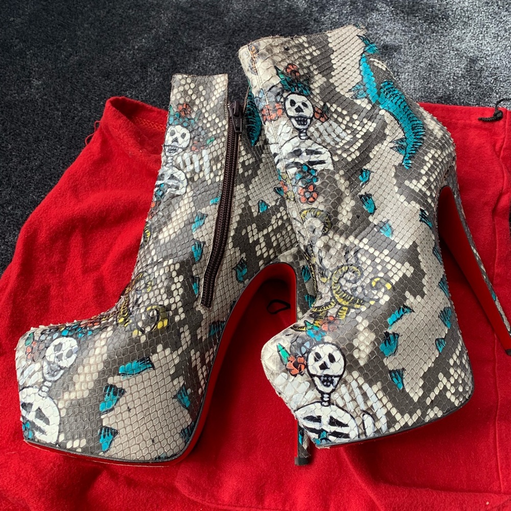 ♥️Christian Louboutin Daf Mexican skull 160 Bootie